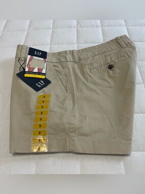 GAP Khaki Relaxed Girlfriend Shorts